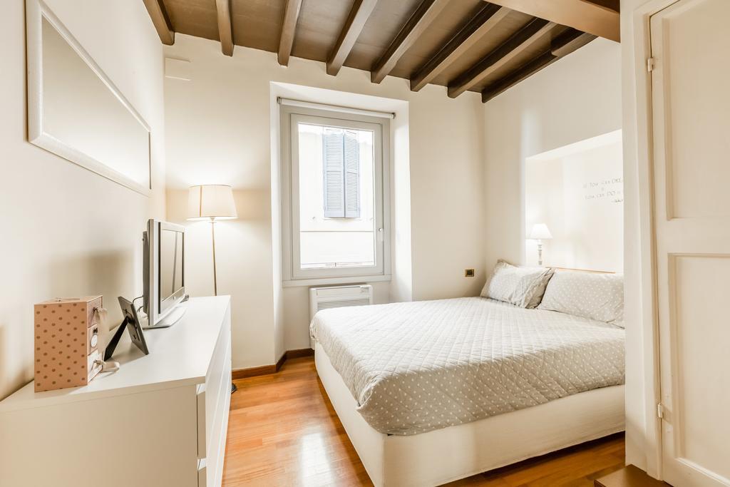 Navona Bernini Lodge Рим Екстериор снимка