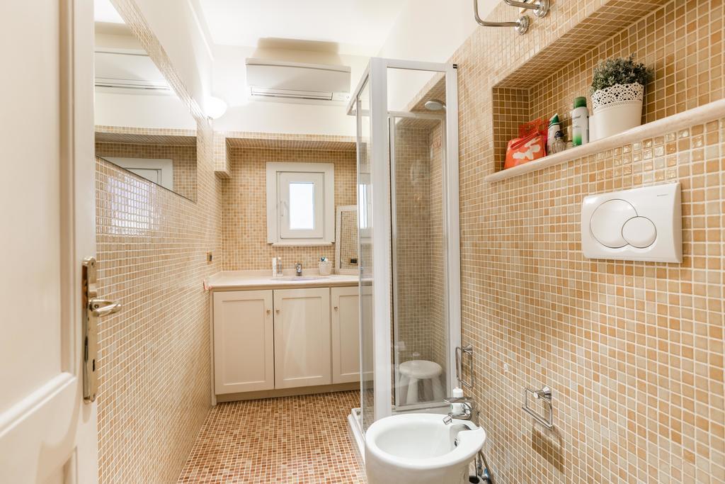 Navona Bernini Lodge Рим Екстериор снимка